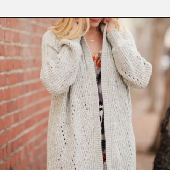 Cabi 2017 Fall Cathedral Cardigan, Relaxed and easy fit Size XL gray - Picture 3 of 13